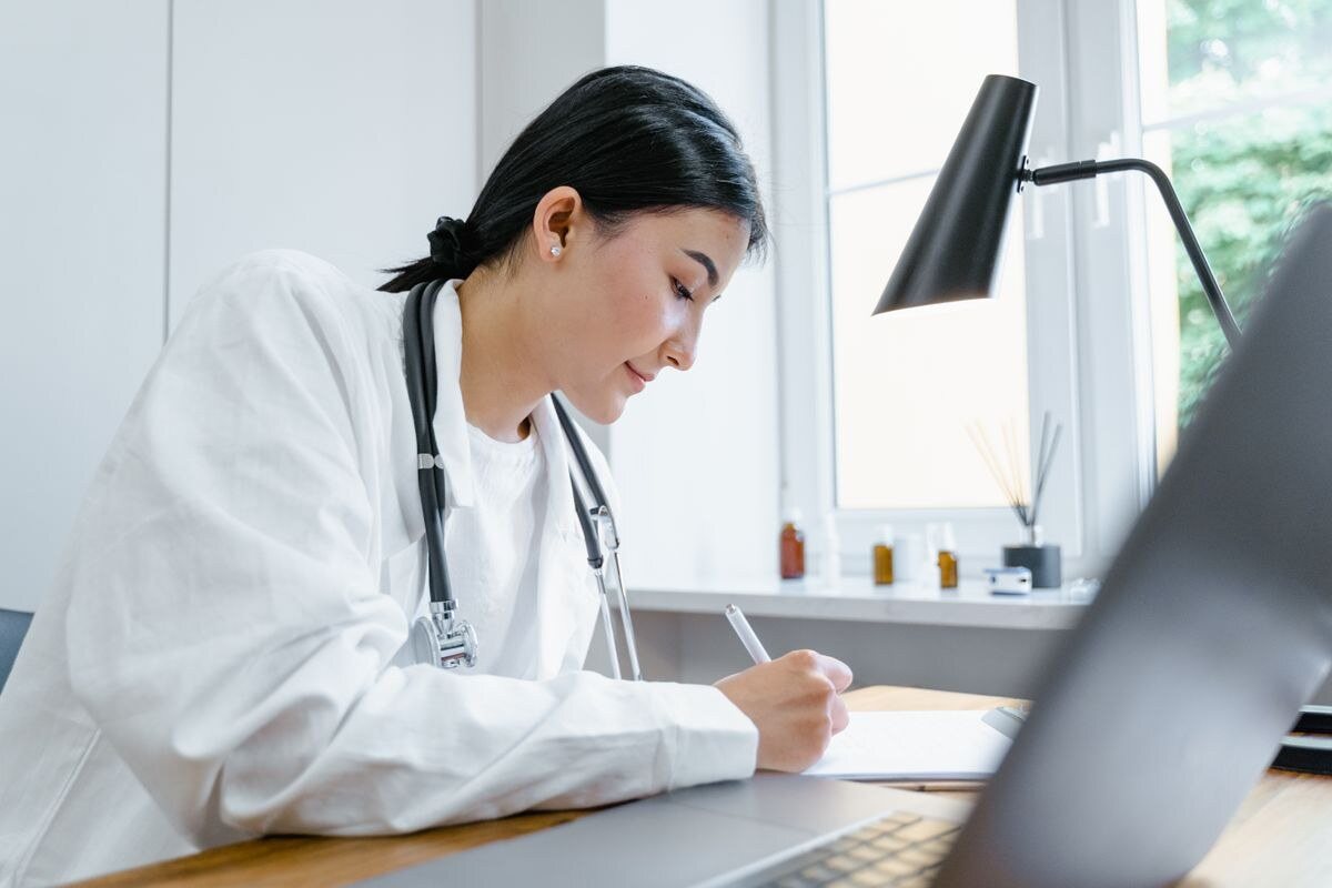Genital Herpes (Genital Uçuk) Tedavisi — Tekrarlama Riski ve Uzun Vadeli Yönetim